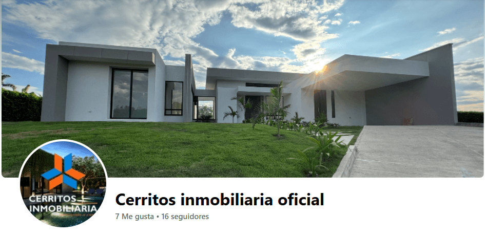 Simulación del feed de Facebook